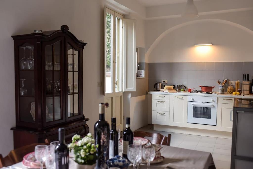 Cozy Apartment With Private Garden - City Center - Florence Buitenkant foto